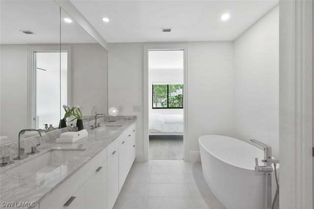 1130 3rd AVE S 105, Naples, FL 34102