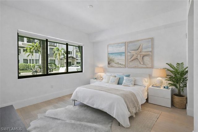 1130 3rd AVE S 105, Naples, FL 34102