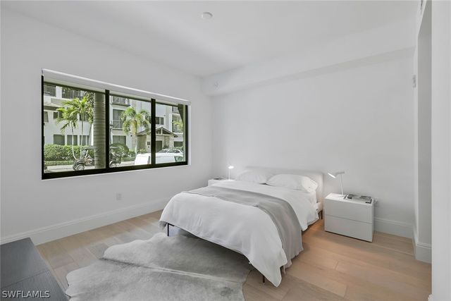 1130 3rd AVE S 105, Naples, FL 34102