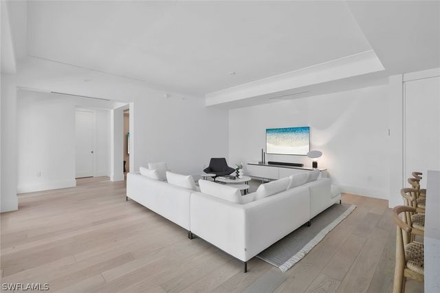 1130 3rd AVE S 105, Naples, FL 34102