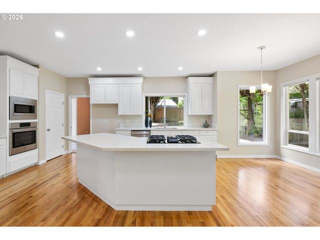 11614 Sw 31ST Ct, Portland, OR 97219