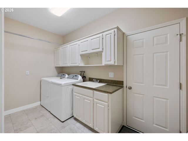 11614 Sw 31ST Ct, Portland, OR 97219