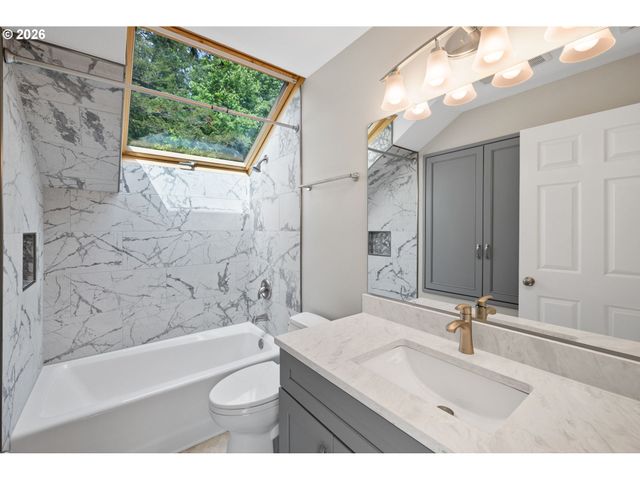 11614 Sw 31ST Ct, Portland, OR 97219