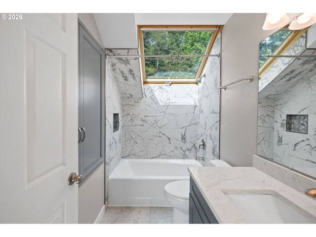 11614 Sw 31ST Ct, Portland, OR 97219