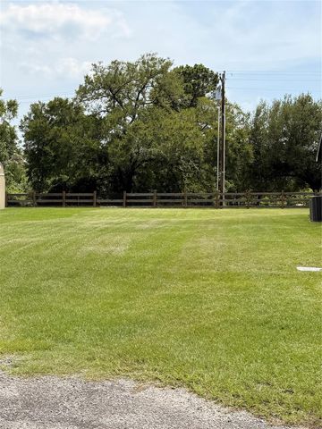 18 Oakland Court, Huntsville, TX 77340