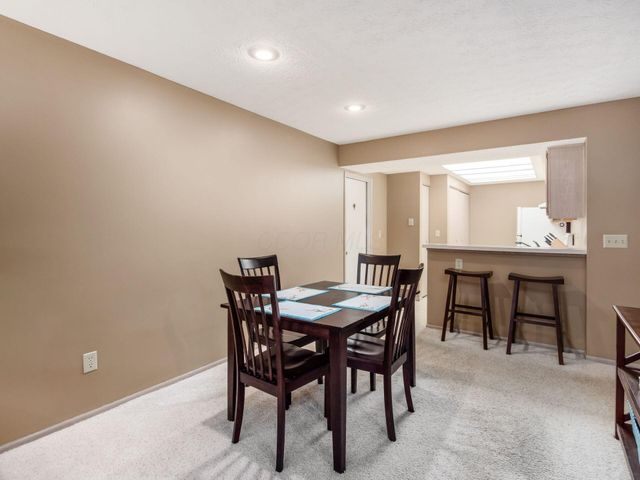 3827 Mill Stream Drive, 20, Hilliard, OH 43026