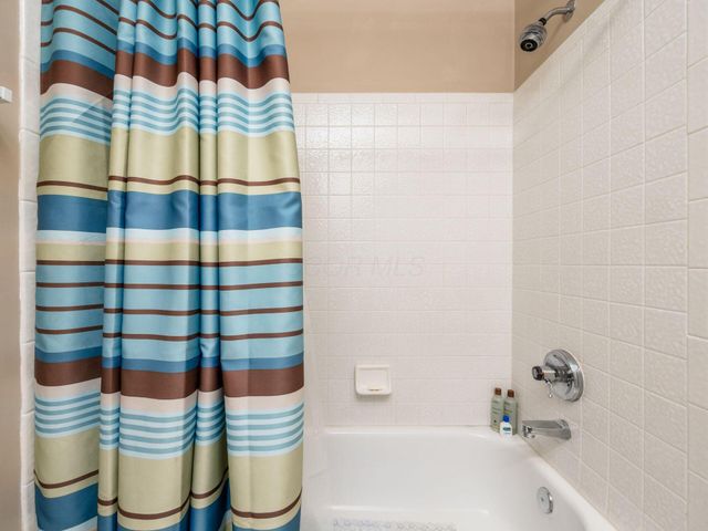 3827 Mill Stream Drive, 20, Hilliard, OH 43026