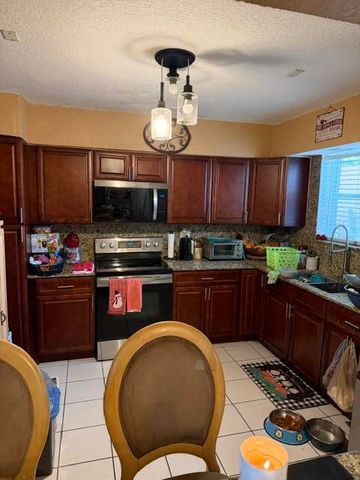 2227 WILEY Court, Hollywood, FL 33020