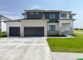 5401 N 196th Avenue, Elkhorn, NE 68022