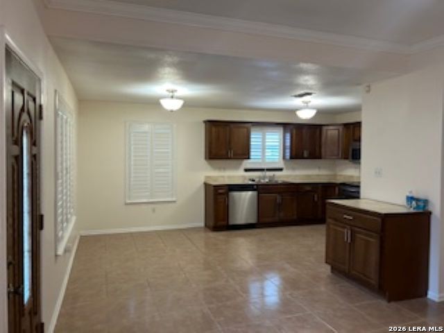 4930 BLUFF ST, San Antonio, TX 78228