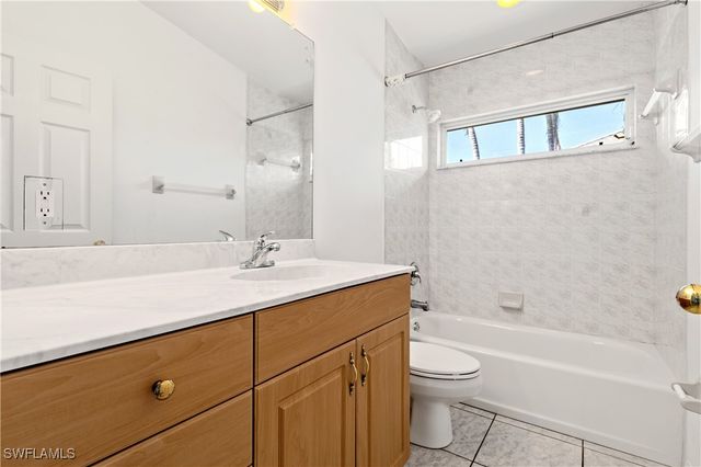 1001 NW 35th AVE, Cape Coral, FL 33993