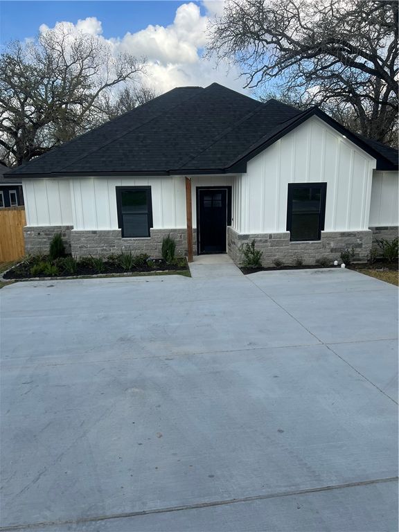 1612 Robeson Street, Bryan, TX 77803