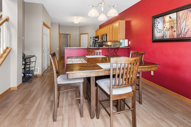 2033 Poppy Drive, Chanhassen, MN 55317