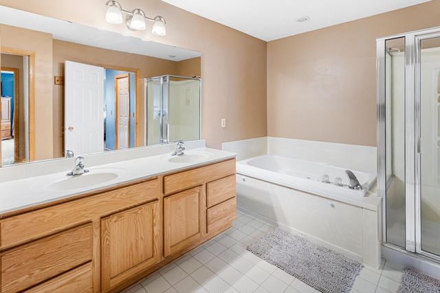 2033 Poppy Drive, Chanhassen, MN 55317