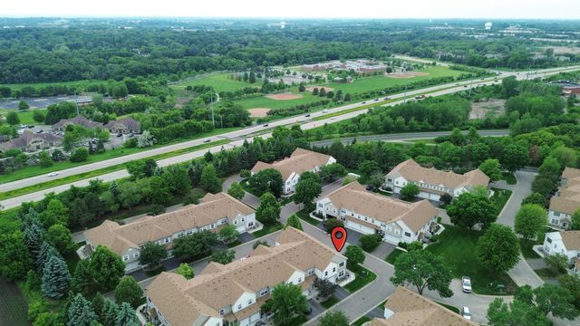 2033 Poppy Drive, Chanhassen, MN 55317