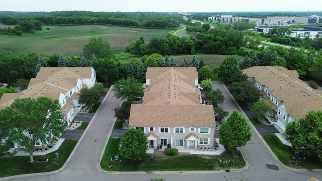 2033 Poppy Drive, Chanhassen, MN 55317
