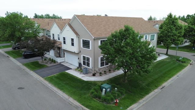 2033 Poppy Drive, Chanhassen, MN 55317