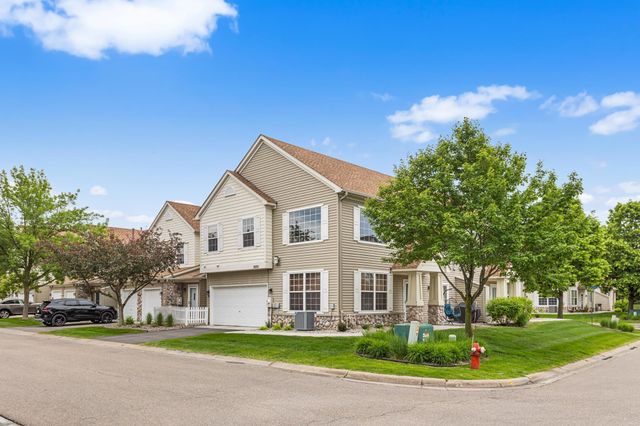 2033 Poppy Drive, Chanhassen, MN 55317
