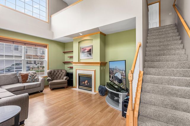 2033 Poppy Drive, Chanhassen, MN 55317