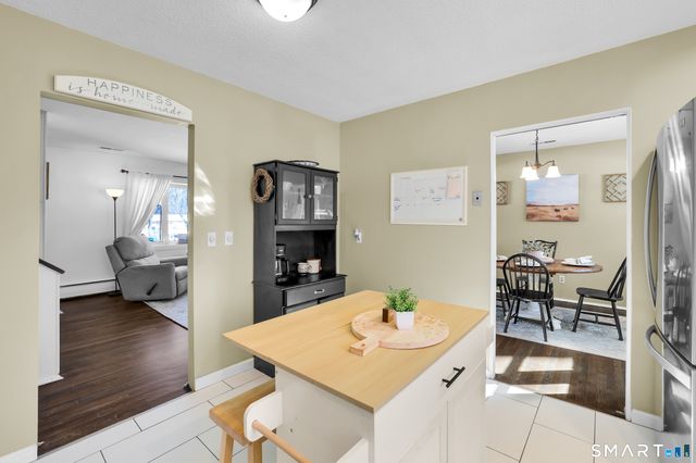 86 Lent Road, Hamden, CT 06517