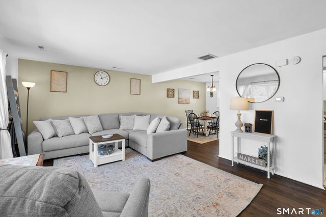 86 Lent Road, Hamden, CT 06517