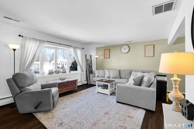 86 Lent Road, Hamden, CT 06517