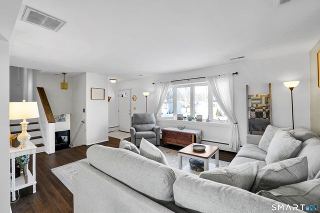 86 Lent Road, Hamden, CT 06517