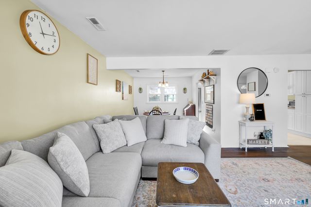 86 Lent Road, Hamden, CT 06517