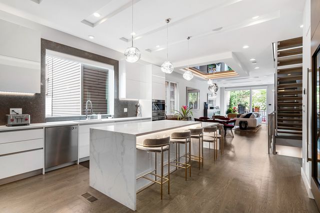1624 W Pierce Avenue, Chicago, IL 60622