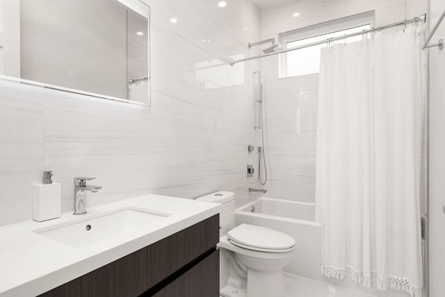 1624 W Pierce Avenue, Chicago, IL 60622
