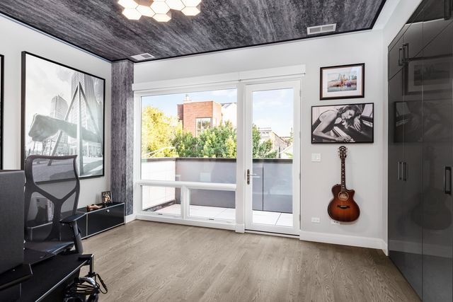 1624 W Pierce Avenue, Chicago, IL 60622