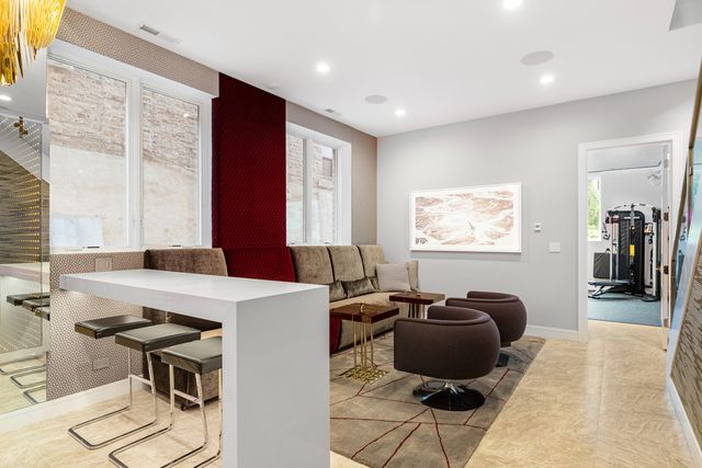 1624 W Pierce Avenue, Chicago, IL 60622