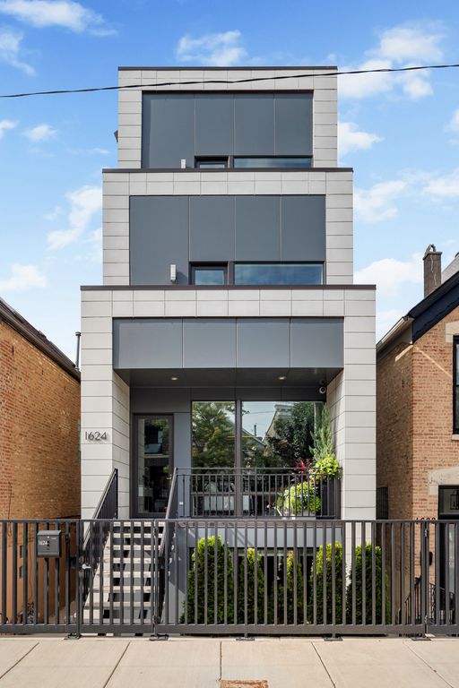 1624 W Pierce Avenue, Chicago, IL 60622