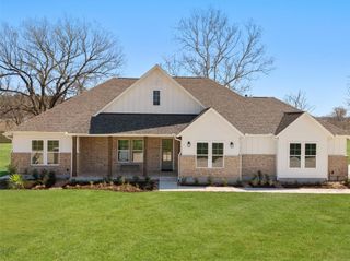 151 Moonlight Drive, Smithville, TX 78957