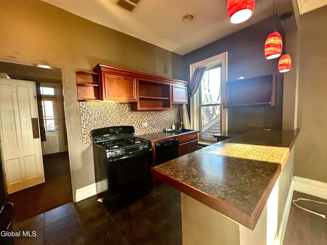 385 Washington Avenue, Albany, NY 12206