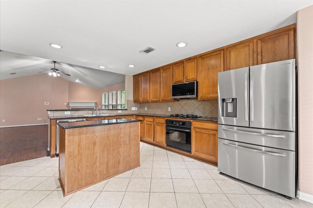 6022 Twin Creek, Missouri City, TX 77459