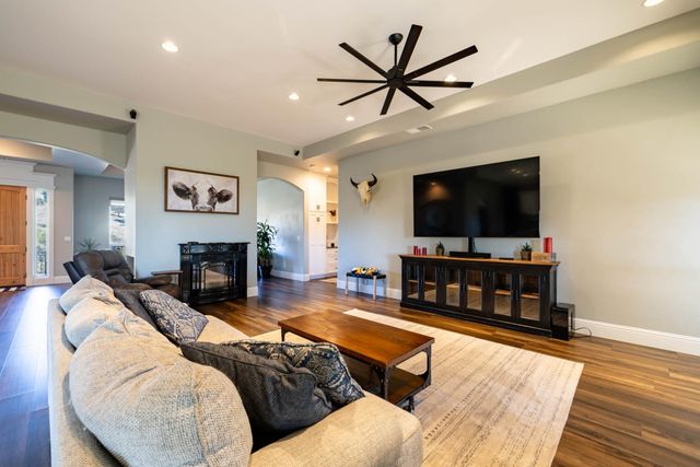 5840 China Hill Rd, El Dorado, CA 95623