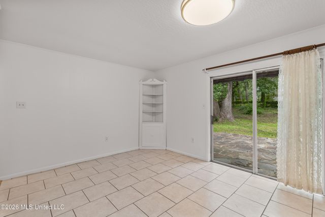 100 Virginia Drive, Hattiesburg, MS 39401
