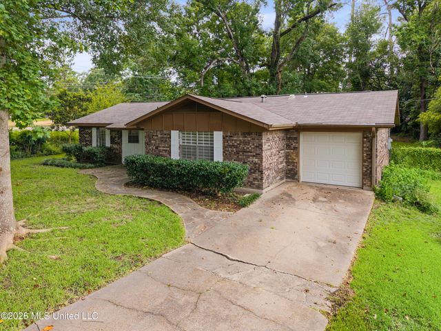 100 Virginia Drive, Hattiesburg, MS 39401