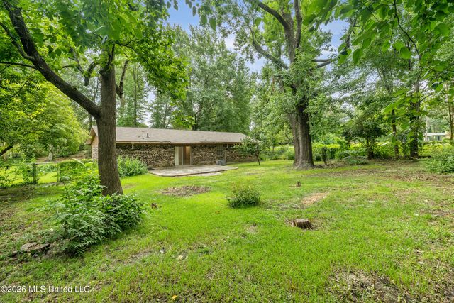 100 Virginia Drive, Hattiesburg, MS 39401