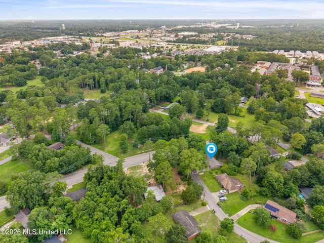 100 Virginia Drive, Hattiesburg, MS 39401