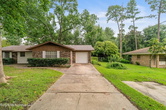 100 Virginia Drive, Hattiesburg, MS 39401