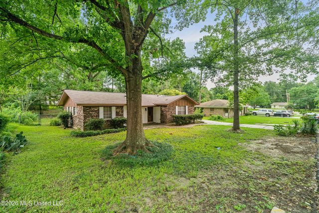 100 Virginia Drive, Hattiesburg, MS 39401