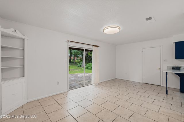100 Virginia Drive, Hattiesburg, MS 39401