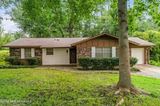 100 Virginia Drive, Hattiesburg, MS 39401