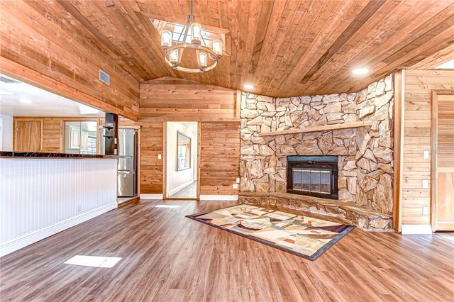 1120 COUNTRY LANE, Lutz, FL 33558