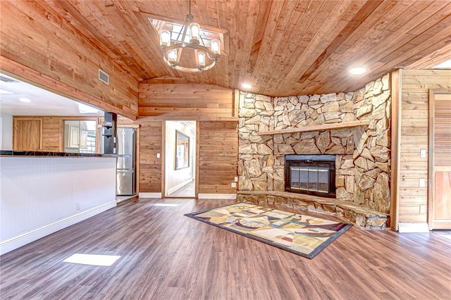 1120 COUNTRY LANE, Lutz, FL 33558