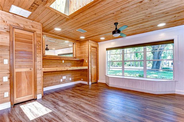 1120 COUNTRY LANE, Lutz, FL 33558