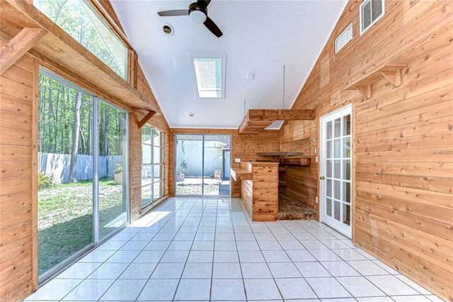 1120 COUNTRY LANE, Lutz, FL 33558
