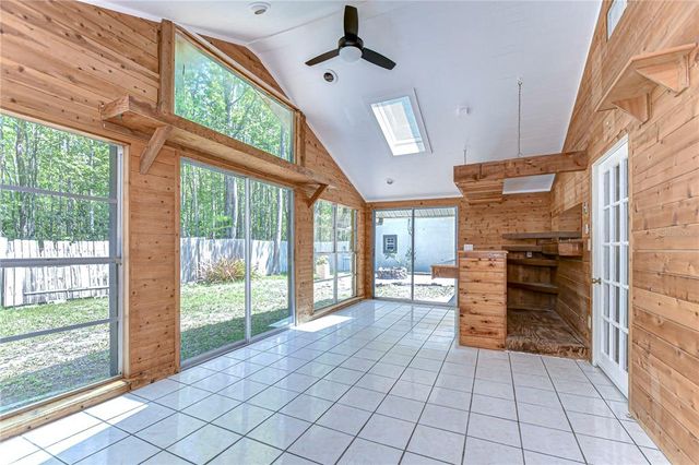 1120 COUNTRY LANE, Lutz, FL 33558